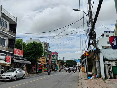 Nhà mặt tiền lý thường kiệt tt hóc môn khu ngân hàng chỉ 12 tỷ 2