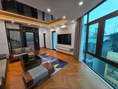 Bán nhà nguyễn văn cừ, long biên, hà nội,ô tô 4 chỗ vào nhà,  dt  48m, 7 tầng, giá 12 tỷ 900 triệu, 1