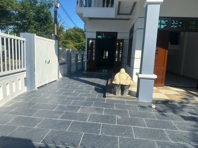 Chính chủ bán nhà mái thái góc 2 mặt tiền   vị trí đắc địa gần biển và sông 1