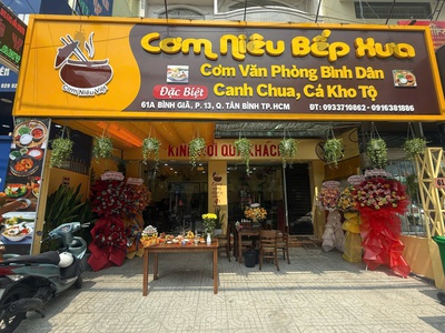 Sang nhượng quán cơm niêu   khu vực đắc địa   q. tân bình - vào là kinh doanh ngay 0