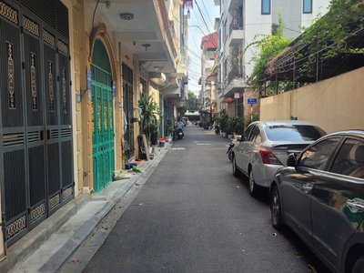 Bán nhà chính chủ ngõ 100 sài đồng số nhà 5 ngõ 100/11/5 tổng DT 88,9m MT 5,5m ngõ thông phân lô 2