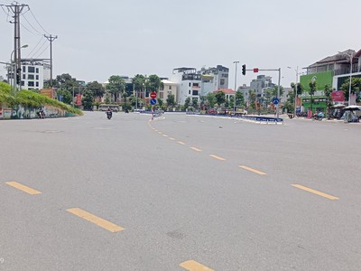 Bán nhà mặt phố hồng tiến   dòng tiền cao, vị trí đắc địa,  diện tích: 82m , giá bán: 61 tỷ 2