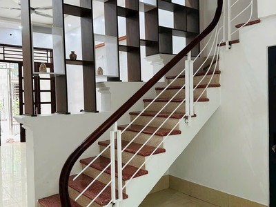 Bán căn nhà 3 tầng mặt phố Tống Duy Tân, ph Hải Dương, TP HP mới, 78m2, mt 4.65m, 3 ngủ 1