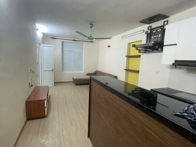Cho thuê căn hộ C2 Kim Liên, 60m, 2 phòng ngủ, nhà sửa đẹp 9 triệu 6