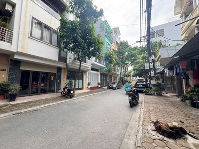 Cần bán 58,8m2 nhà 4 tầng dân xây, khu tập thể 918, Phường Long Biên. An ninh tốt, dân trí cao, tiện 0