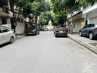 Cần bán 58,8m2 nhà 4 tầng dân xây, khu tập thể 918, Phường Long Biên. An ninh tốt, dân trí cao, tiện 2
