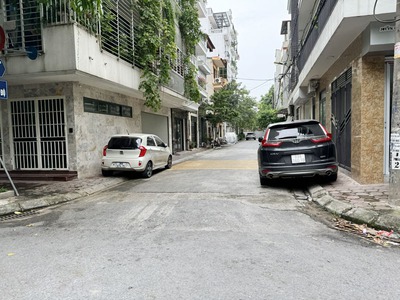 Cần bán 58,8m2 nhà 4 tầng dân xây, khu tập thể 918, Phường Long Biên. An ninh tốt, dân trí cao, tiện 3