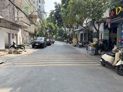 Cần bán 58,8m2 nhà 4 tầng dân xây, khu tập thể 918, Phường Long Biên. An ninh tốt, dân trí cao, tiện 4