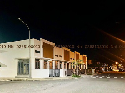 Nhà phố sổ hồng riêng   Ngay trung tâm KCN Phước Đông 1