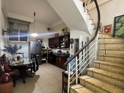 Bán nhà mặt phố nhà chung, 80m2, 72.5 tỷ, kinh doanh siêu đỉnh, phù hợp xây khách sạn 4