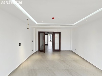 Cực phẩmhoàng quốc việt phân lô 65m 7t thang máy, gara ô tô, 31.8 tỷ 0