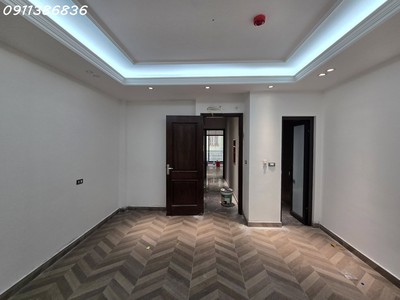 Cực phẩmhoàng quốc việt phân lô 65m 7t thang máy, gara ô tô, 31.8 tỷ 2