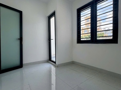 Bán nhà gần ql1a, 2 tầng,tặng full nội thất, giá chỉ 2,4 tỷ 2
