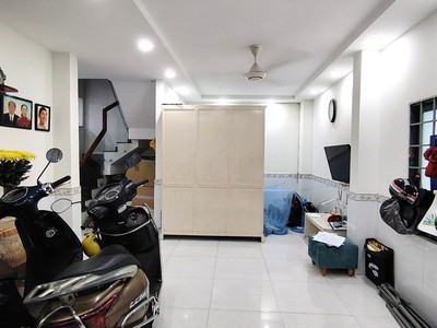 Nguyễn thị thập, chỉ 4,2tỷ, dt 40m2, nhà đẹp, hẻm ôtô kế bên,gần lotte 1