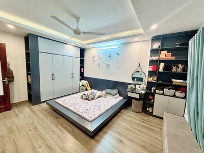 Nhà xuân la, lạc long quân  diện tích 32m, 5 tầng, mặt. tiền. 5m 4