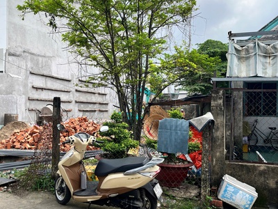 Bán đất 143m2 full thổ cư, xe hơi đỗ trước đất, gần vinhomes, giá 4.x tỷ 1