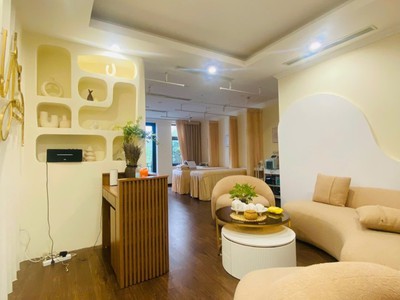 Bán nhà phố hồng tiến   183m , 7 tầng, có thang máy   giá hơn 40 tỷ, sân vườn tiểu cảnh 2