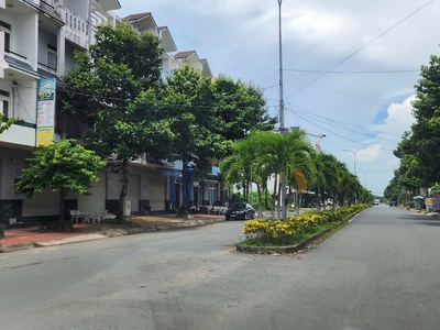 Cho thuê văn phòng cái răng, cần thơ: dt 40m2, mặt tiền bùi quang trinh, giá chỉ 5 triệu/tháng, sổ 4