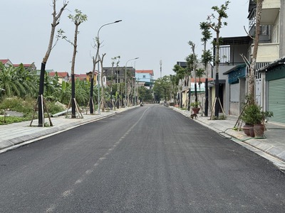 Cần bán 114,5m2 đất mặt phố 729 Bát Khối. Đường 13,5m, gần đầu đường 379 Ecopark và cầu Thanh Trì 1