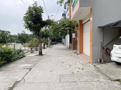 Cần bán 78,5m2 đất tập thể Viện Rau A - Trâu Quỳ - Phường Gia Lâm. Đường ô tô tránh, mặt sau thoáng 0