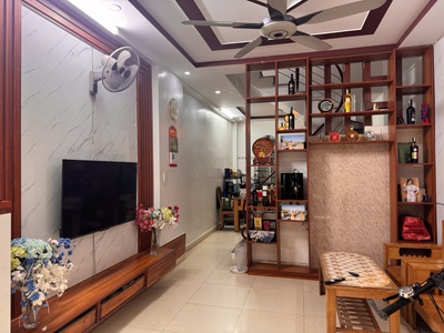  BÁN NHÀ 3 TẦNG   OTO đỗ cửa đường Tiền Phong 0