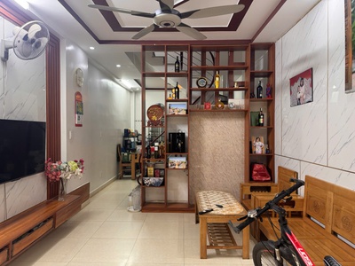  BÁN NHÀ 3 TẦNG   OTO đỗ cửa đường Tiền Phong 7