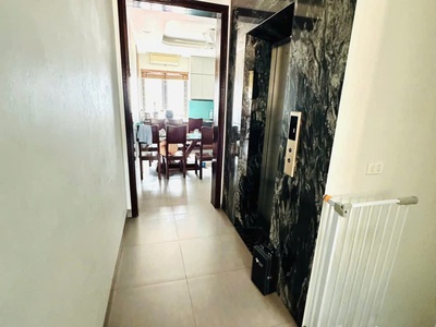 Bán nhà mặt phố Mai Dịch Cầu Giấy đối diện chợ Đồng Xa kinh doanh đỉnh 2