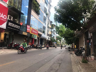 Bán nhà Phố Nguyễn Viết  Xuân, lô góc, 3 mặt thoáng, ngõ thông, ô tô tránh 0