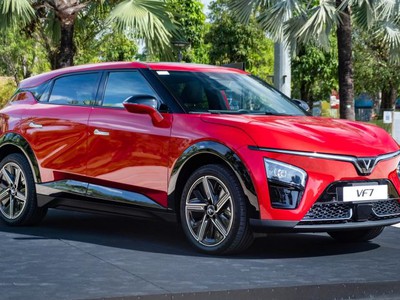 VF 7   chiến hữu bền bỉ,  sân khấu  cảm hứng đã đồng hành cùng Reverse Ride suốt nửa chặng đường đầu 0