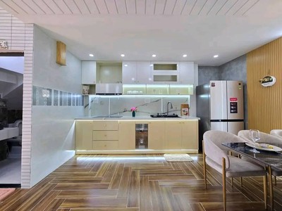 Nhà Trung Tâm Gần Chợ - 1 Trệt 2 Lầu - Đầy Đủ Tiện Nghi - Giá Tốt 1