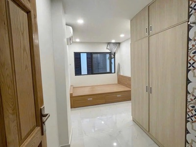 Cho Thuê Nhà Nguyên Căn Nguyễn Văn Nguyễn Q1 gần Hai Bà Trưng ,… 1