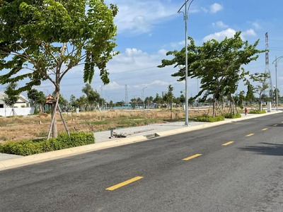 Mặt tiền đường 60m rộng rãi thu hút tài vận-nằm ngay sân bay Long Thành-sổ hồng sẵn-chỉ 900tr 0