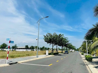 Mặt tiền đường 60m rộng rãi thu hút tài vận-nằm ngay sân bay Long Thành-sổ hồng sẵn-chỉ 900tr 2