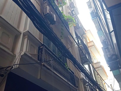 Bán nhà 35m2 5 tầng mỹ đình cạnh ubnd phường mỹ đình đang ở rất có lộc 0