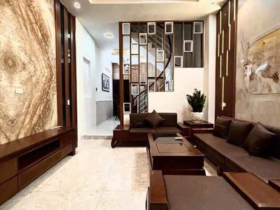 Tt hai bà trưng, nhà mặt ngõ thông, ô tô đỗ gần, kinh doanh, 45m hơn 9 tỷ 0