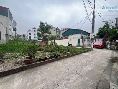 Bán 40m đất hoài đức, lô góc 2 thoáng, chỉ hơn 3 tỷ. 0