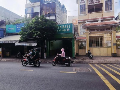 Cần bán gấp gấp, nhà mtkd vị trí đẹp đối diện chi cục thuế sát đầm sen q11 2