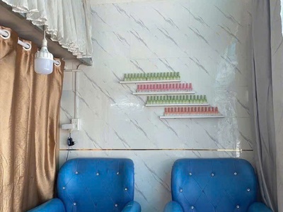 Do không ở vn nữa nên em sang nhượng tiệm nail, mi, gội 3xtr gần nhà hàng,lượng khách nail, mi, gội 3