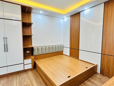 Cổ nhuế- 31m2 - mặt tiền 5.5m   5 tầng - 6.9 tỷ- oto đỗ sát nhà- ở ngay 4