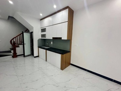 Chỉ 4.5 tỷ   nhà 5 tầng đẹp đối diện đh thành đô,  ở sướng quên lối về    3