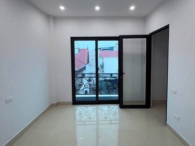 Chỉ 4.5 tỷ   nhà 5 tầng đẹp đối diện đh thành đô,  ở sướng quên lối về    4