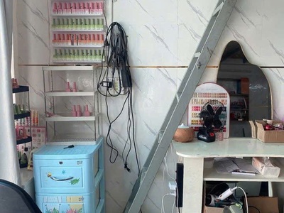 Do không ở vn nữa nên em sang nhượng tiệm nail, mi, gội 3xtr gần nhà hàng,lượng khách nail, mi, gội 1
