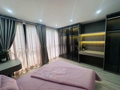Minh khai, nhà đẹp lô góc, 7 tầng thang máy full nội thất hơn 9 tỷ 2