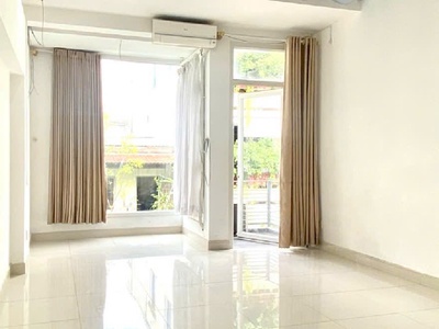 Nhà mới đẹp - trung tâm bàu cát   4 tầng   đầy đủ công năng   chỉ 12.9 2