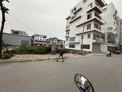 Ngọc thụy,long biên 24tỷ 80m mặt tiền 6m khu tái định cư khai sơn 0