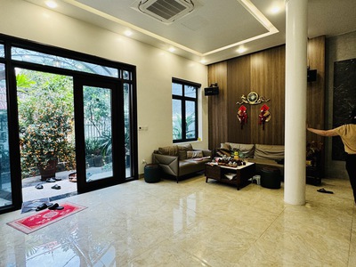 Ngọc thụy,long biên 25tỷ 200m mặt tiền 12m nhà vườn ở thích,ngõ ô tô 2