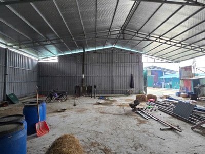 Cho thuê kho tại vạn phúc , thanh trì ,hà nội. diện tích 1600m2 có thể cắt làm 900m và 700m, gái 0