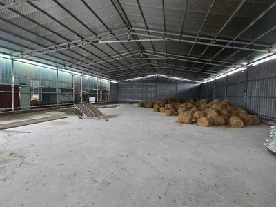 Cho thuê kho tại vạn phúc , thanh trì ,hà nội. diện tích 1600m2 có thể cắt làm 900m và 700m, gái 2