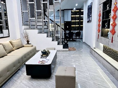 Xuân thủy cầu giấy nhà đẹp-ô tô 20m thoáng trước sau 10 tỷ 600 0