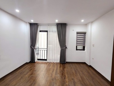 Bán nhà ngọc thụy   ô tô đỗ cổng   nhà mới 5 tầng   giá hơn 6 tỷ 2